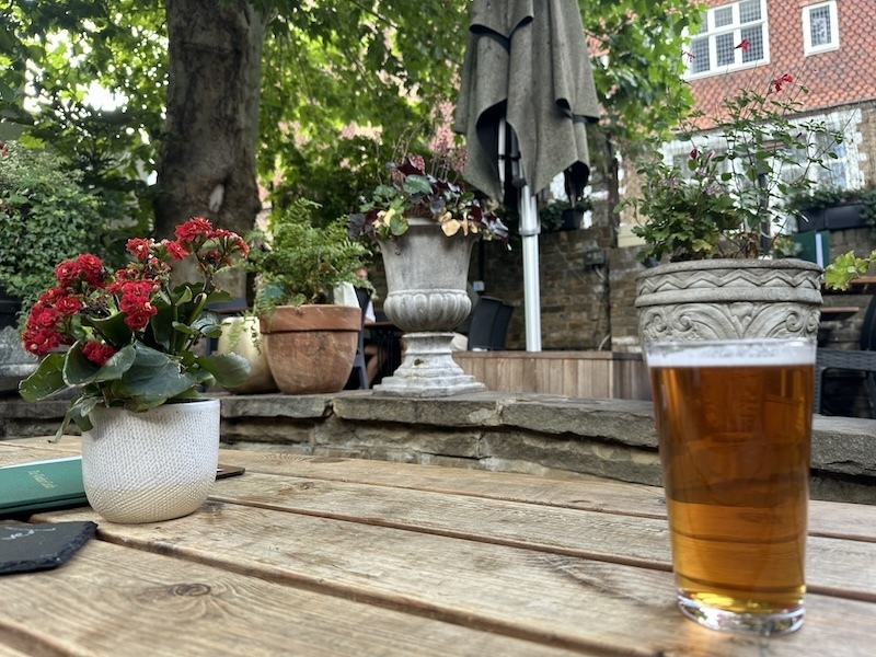 Beer garden, windsor castle, kensington notting hill
