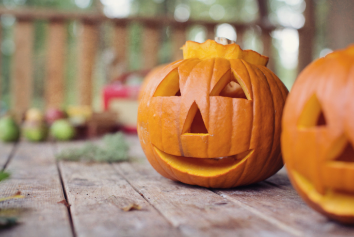 Halloween 2025 parties and events London: pumpkins with traditional face carvings
