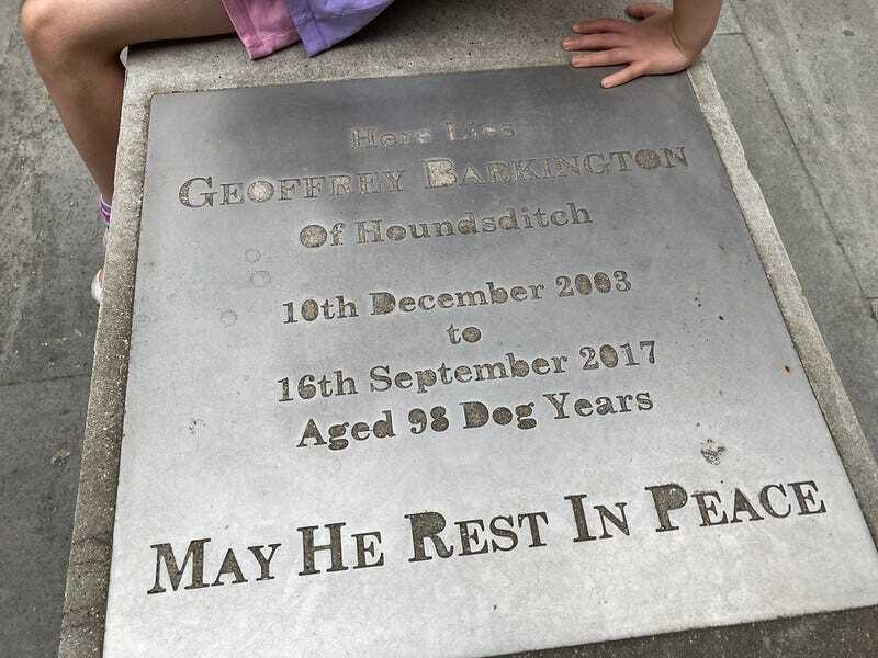 A memorial to Geoffrey Barkington of Houndsditch