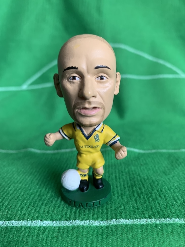 Vialli in yellow kit as a corinthian figure