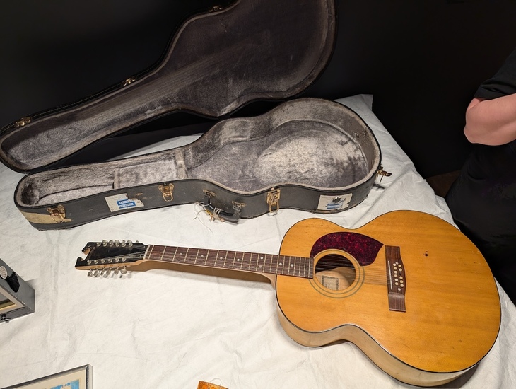 An acoustic guitar