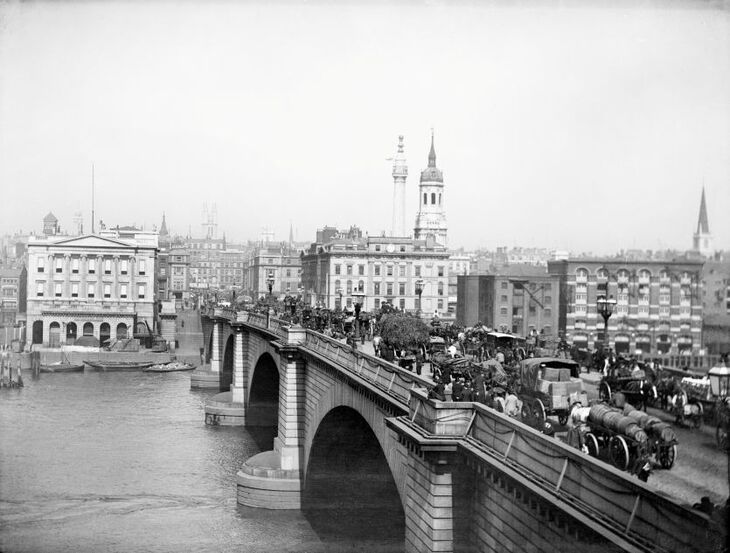 A busy London Bridge