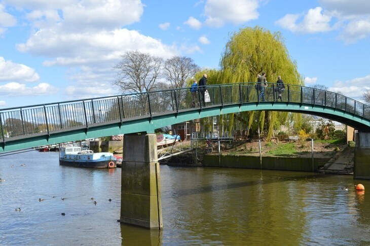 Bridge to Eel Pie Island