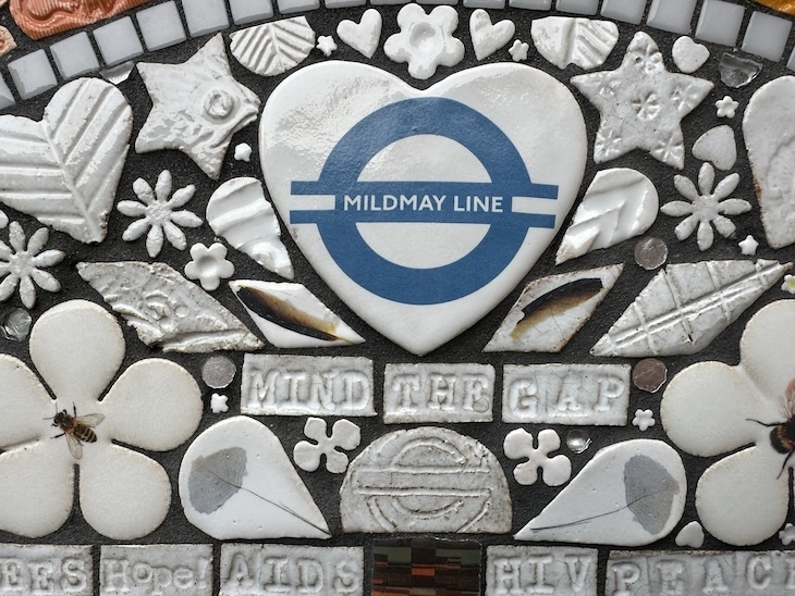 Mildmay line roundel