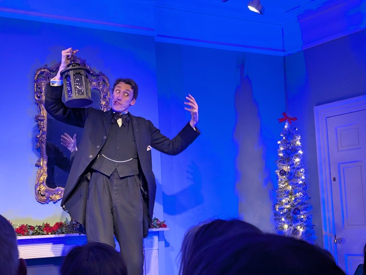A person performing A Christmas Carol