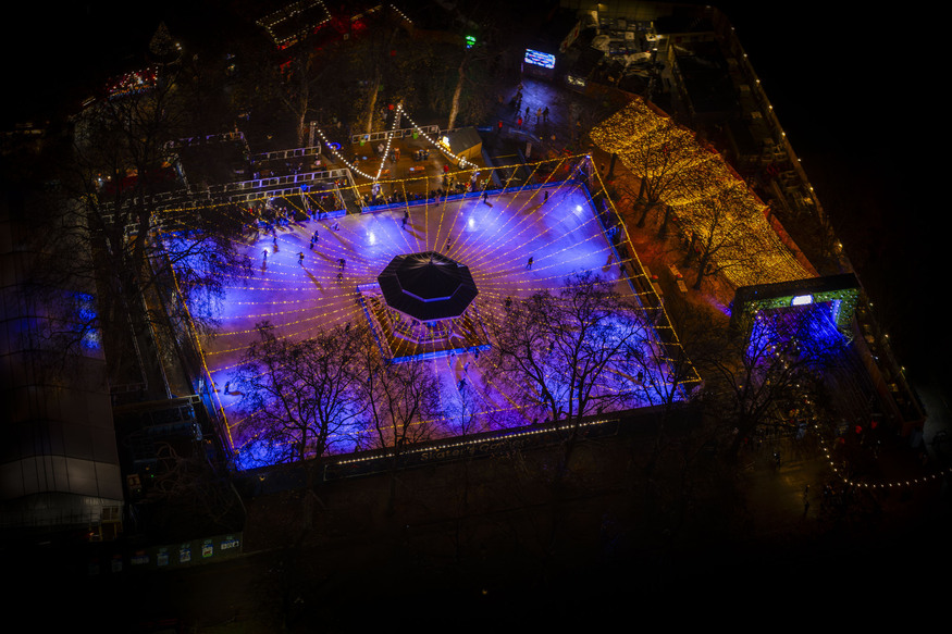 A Christmasy London from above at night
