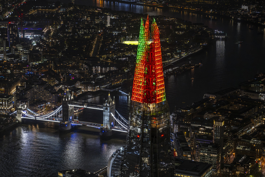 A Christmasy London from above at night