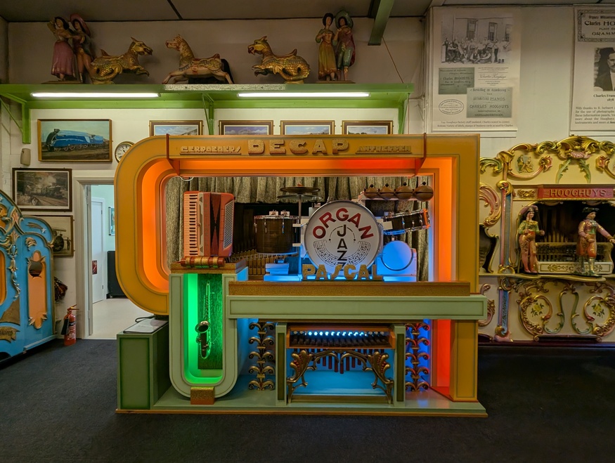 An illuminated organ