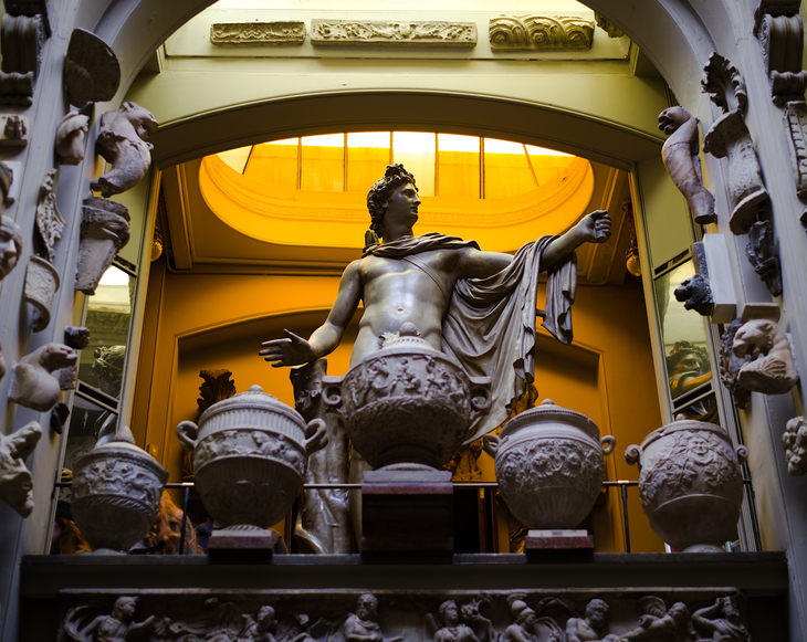 Free London museums: Statues and urns