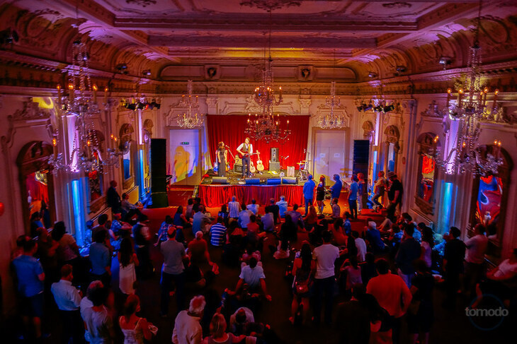 A music gig