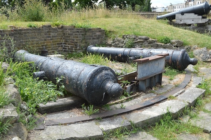 Gravesend guns