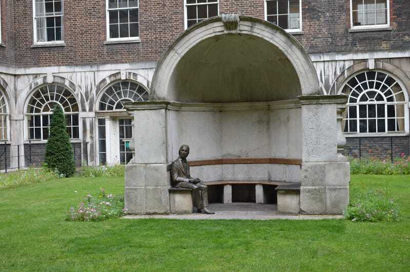 An old alcove from London Bridge