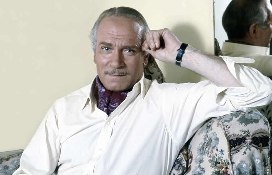 Laurence Olivier looking dapper