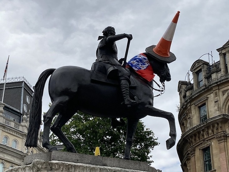 Charles I unicorn statue