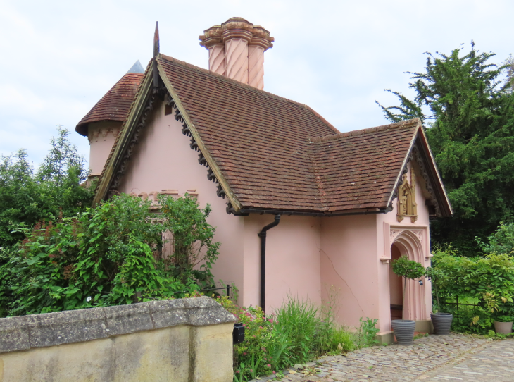 Things to do in London this weekend: a fairytale-style pastel pink cottage