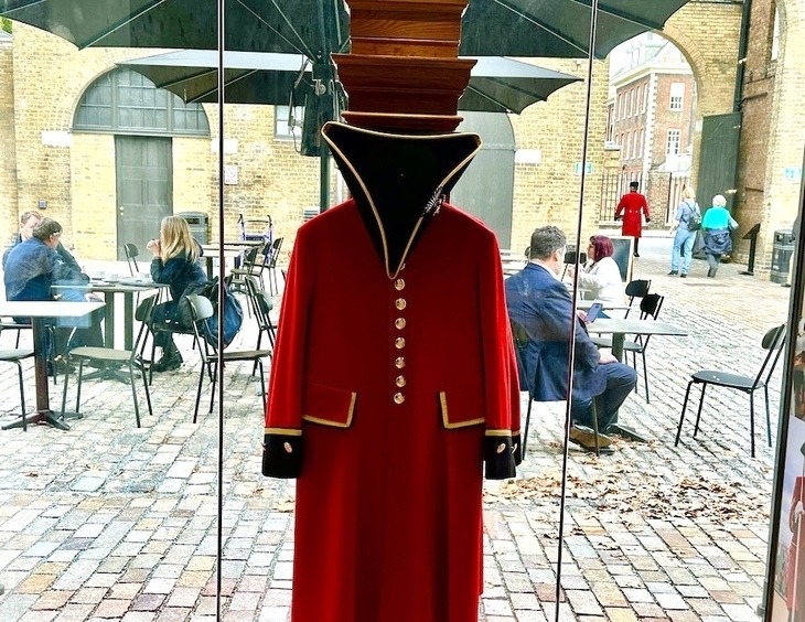Free museums: A Chelsea Pensioners' hat and coat