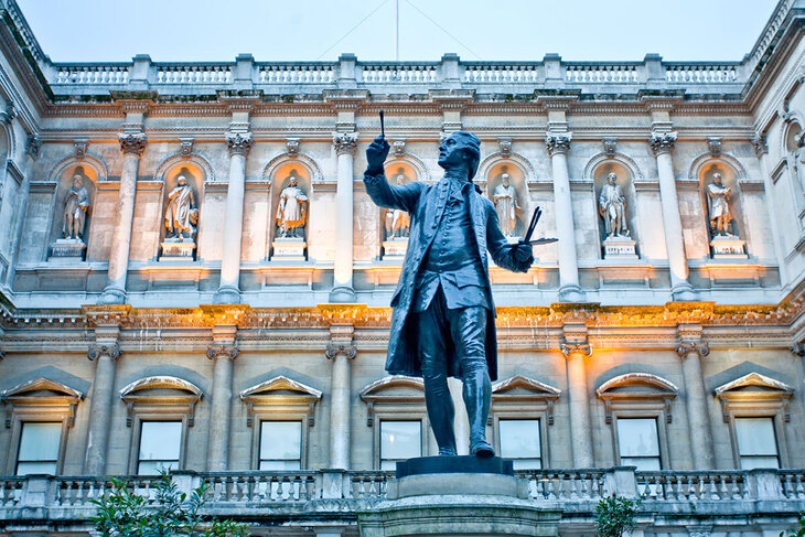 A statue of Joshua Reynolds