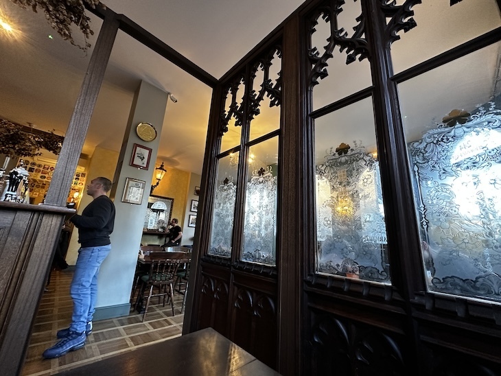 Georgian panels in Hand and marigold