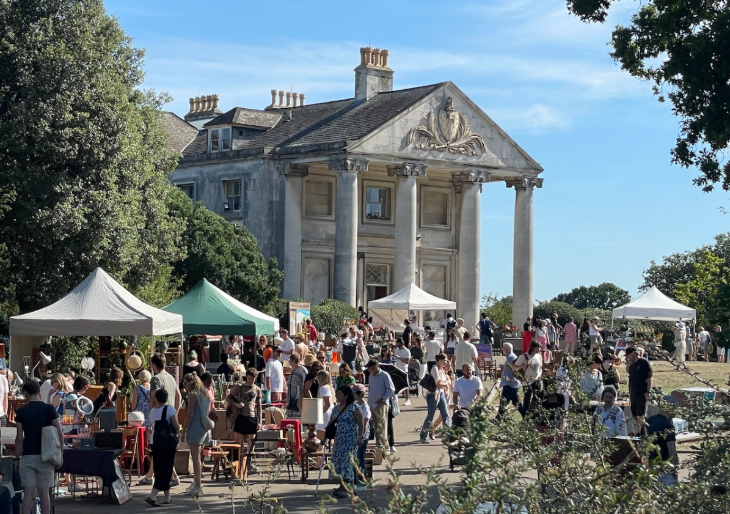 Easter weekend events in London: a market taking place in front of Beckenham Mansion