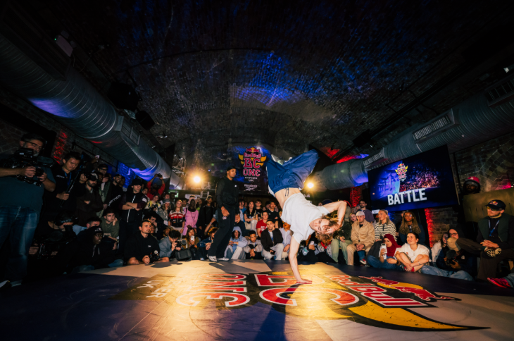 The best things to do in London this weekend: Crowds watching a break dancer