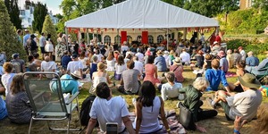 Idler Festival 2026: See Very Famous People Talk In A Big Old Posh House