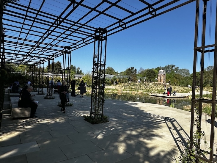 Pergola at QEII gardens, regents park
