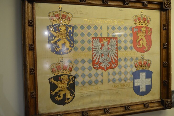 A plaque showing five governments in exile