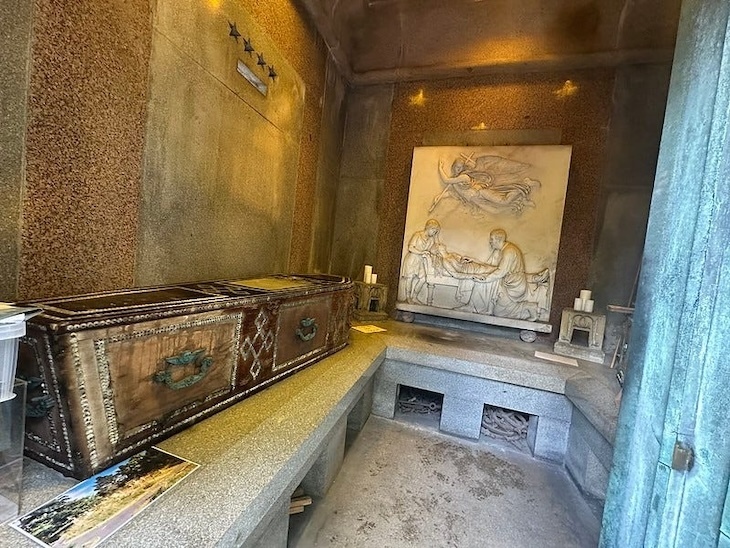 Inside the Kilmorey tomb