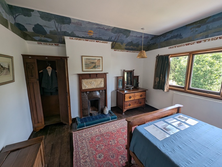 An arts and crafts style bedroom