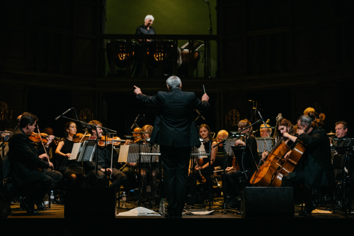 Things to do in London this weekend: a photo of a conductor and an orchestra