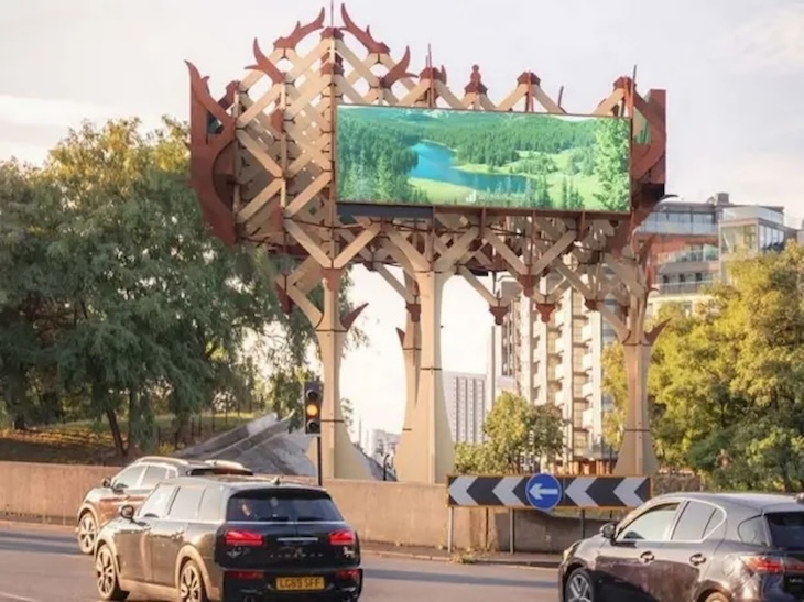 A tree-like advertising structure